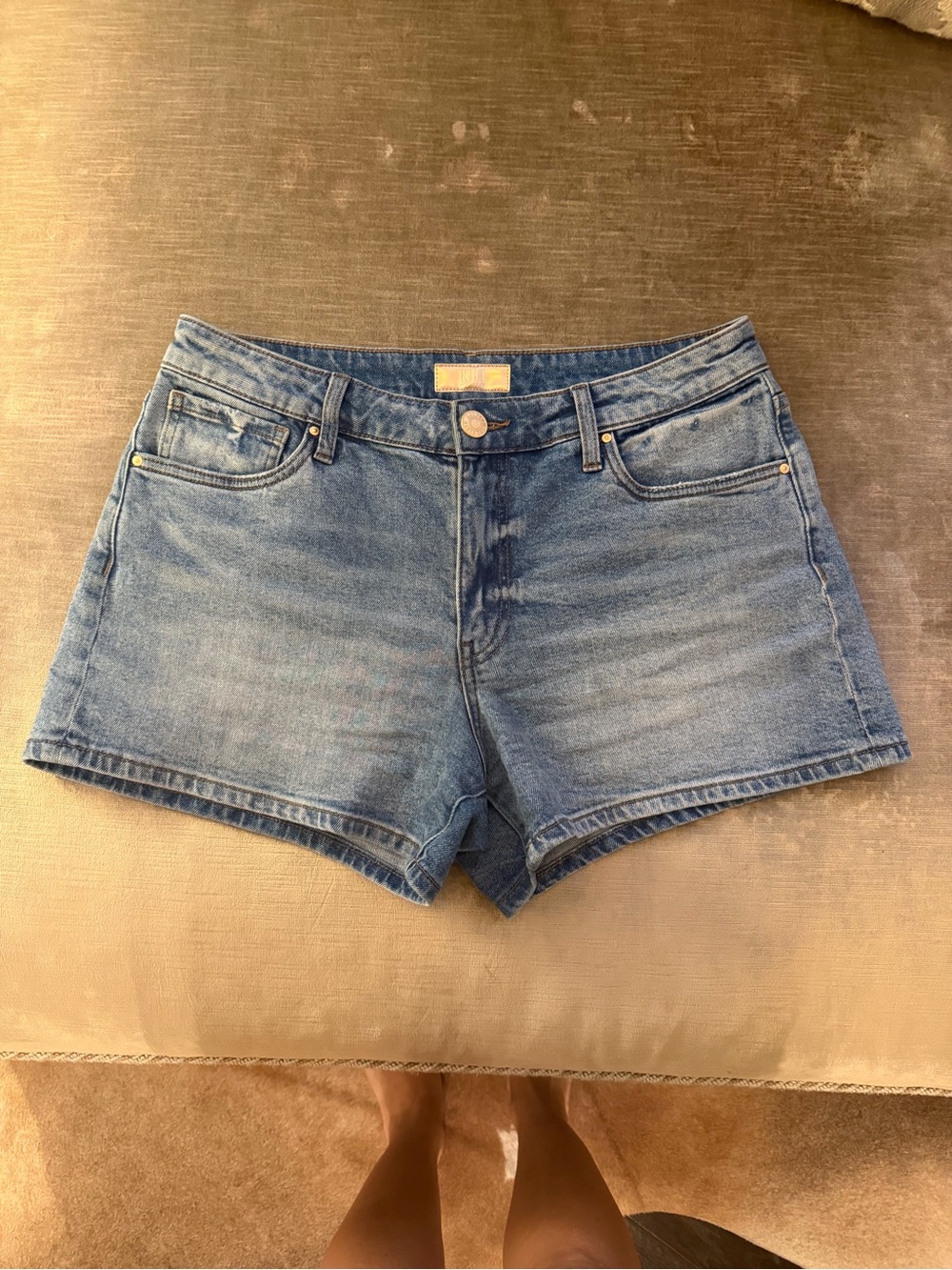 Kut from the Kloth Jane High Rise Shorts